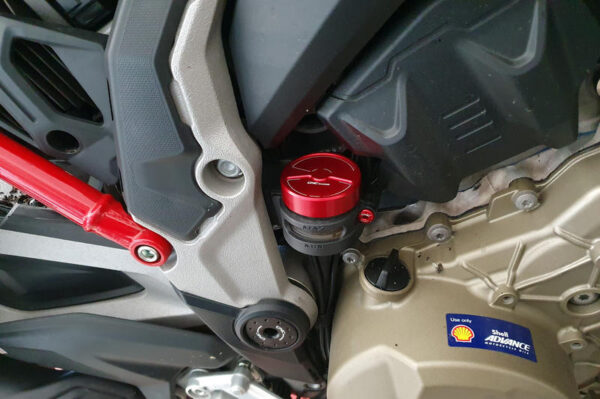 Βίδες CNC RACING για δοχείο υγρού πίσω φρένου DUCATI MULTISTRADA V4 (κόκκινο χρώμα) - Image 2